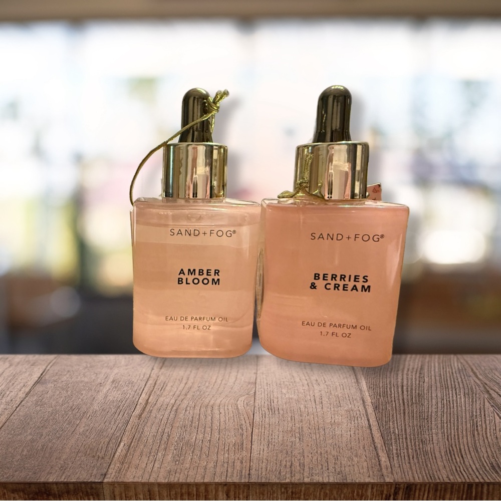 SAND AND FOG PARFUM OIL
LOT OF 2 .. AMBER BLOOM
BERRIES AND CREAM